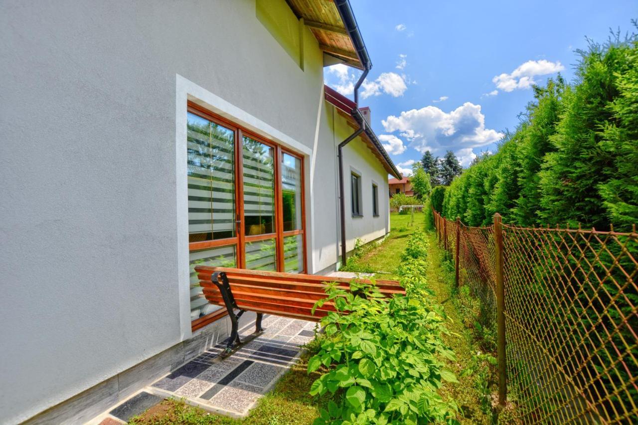 Ceglany Apartament Устшики-Дольне Экстерьер фото